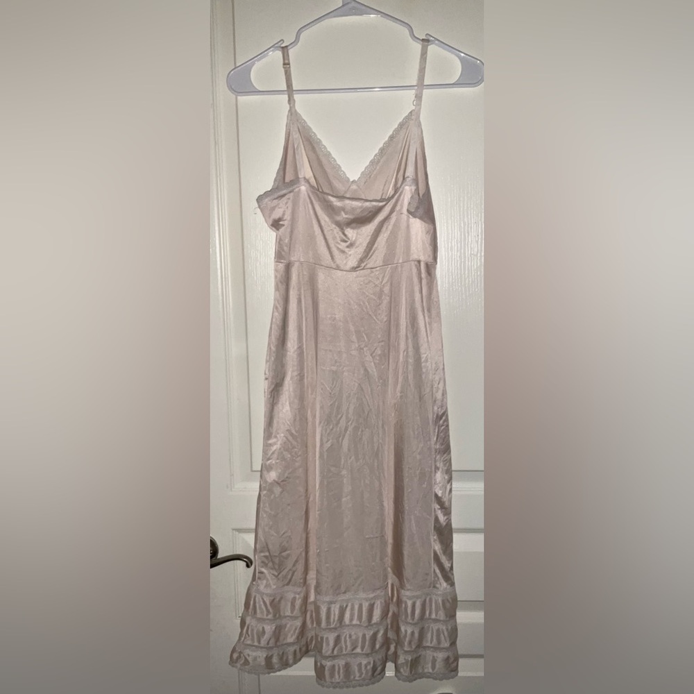 Slip - Picture 5 of 6